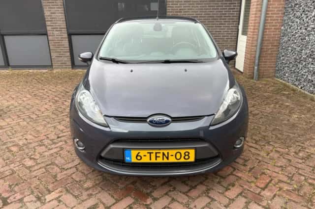 Ford Fiesta (2012) thumbnail 4