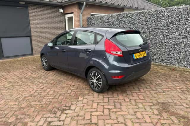 Ford Fiesta (2012) thumbnail 5