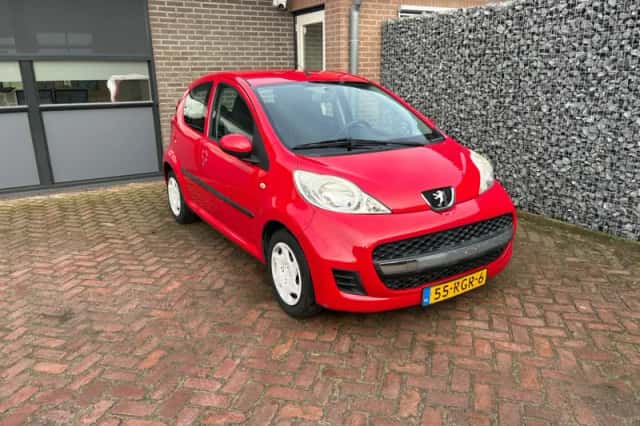 Peugeot 107 (2011) thumbnail 2