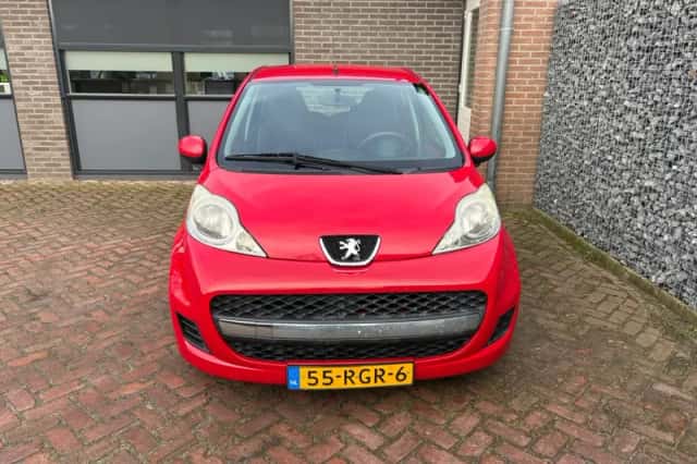 Peugeot 107 (2011) thumbnail 3