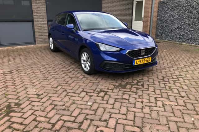 SEAT Leon (2021) thumbnail 2