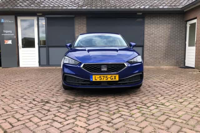 SEAT Leon (2021) thumbnail 3