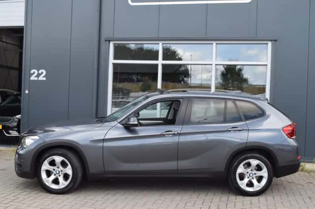 BMW X1 (2013) thumbnail 2