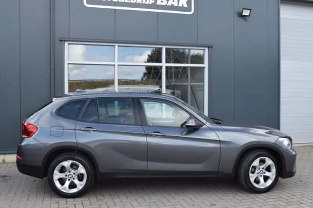 BMW X1 (2013) thumbnail 6