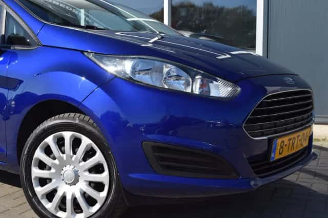 Ford Fiesta (2014) thumbnail 5