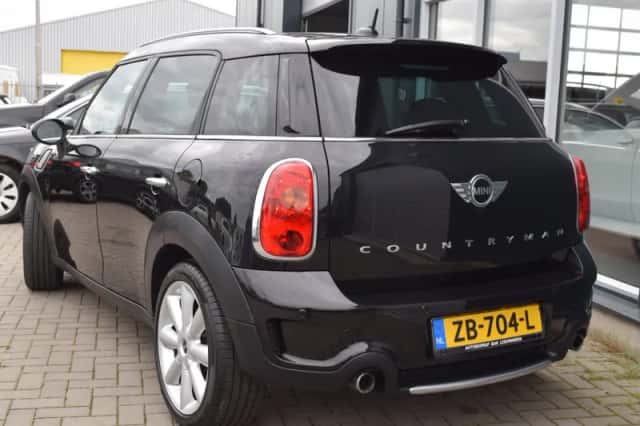 MINI Countryman (2011) thumbnail 3