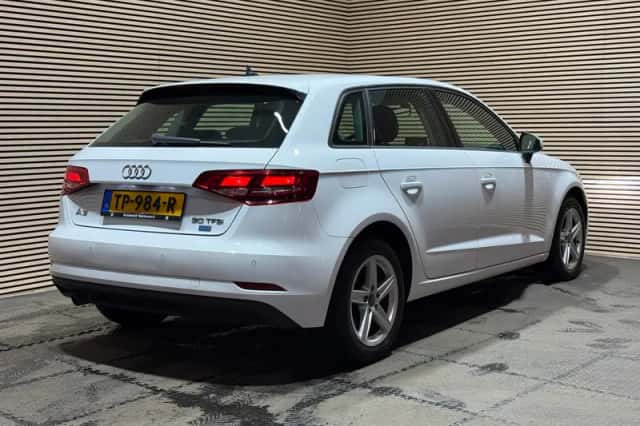 Audi A3 (2018) thumbnail 3