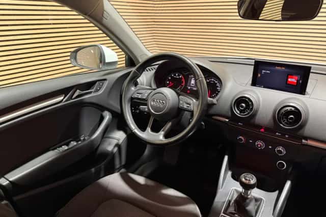 Audi A3 (2018) thumbnail 4