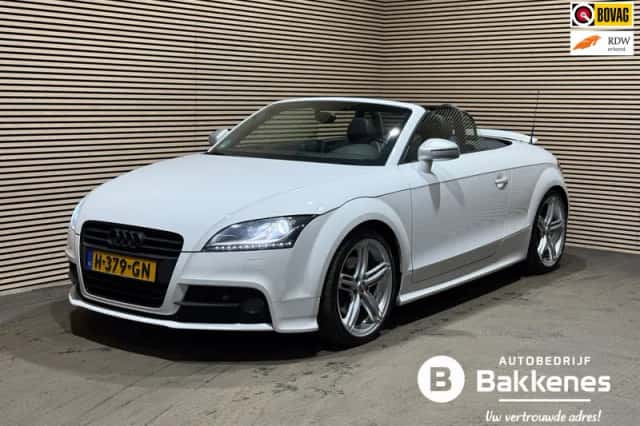 Audi TT (2012) thumbnail 2