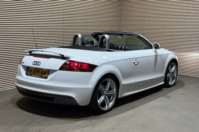 Audi TT (2012) thumbnail 4