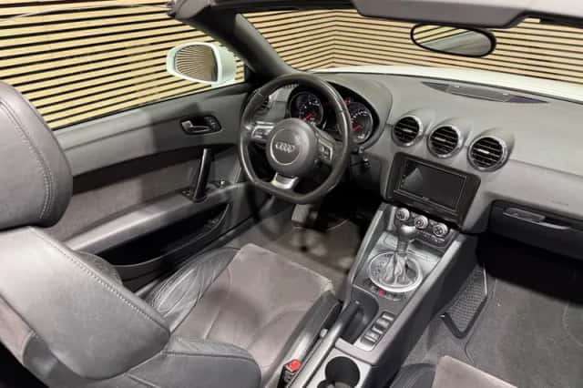 Audi TT (2012) thumbnail 5