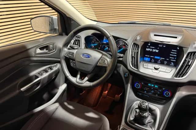 Ford Kuga (2018) thumbnail 4