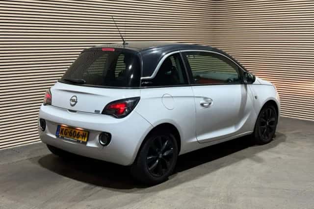 Opel Adam (2013) thumbnail 3