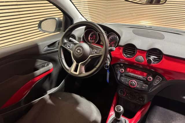 Opel Adam (2013) thumbnail 4