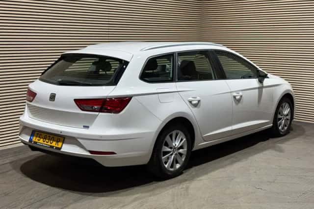 SEAT Leon (2018) thumbnail 3
