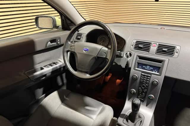 Volvo V50 (2004) thumbnail 3