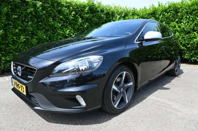 Volvo V40 (2014) thumbnail 2