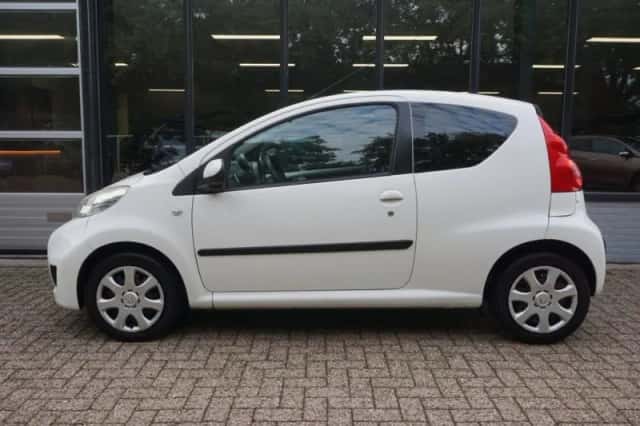 Peugeot 107 (2010) thumbnail 4