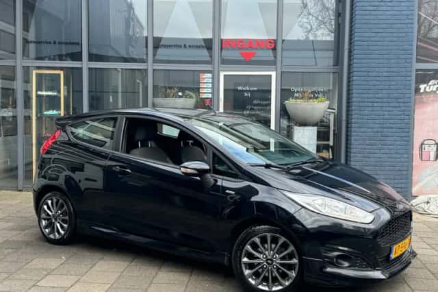Ford Fiesta (2016) thumbnail 3