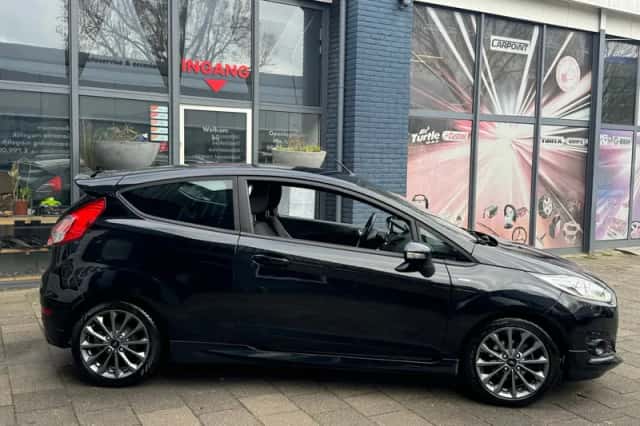 Ford Fiesta (2016) thumbnail 4