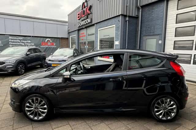 Ford Fiesta (2016) thumbnail 5