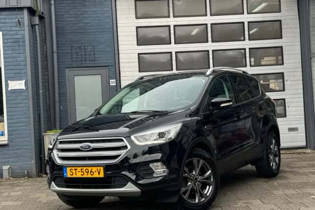 Ford Kuga (2018) thumbnail 1