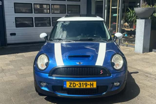 MINI Cooper S (2007) thumbnail 2