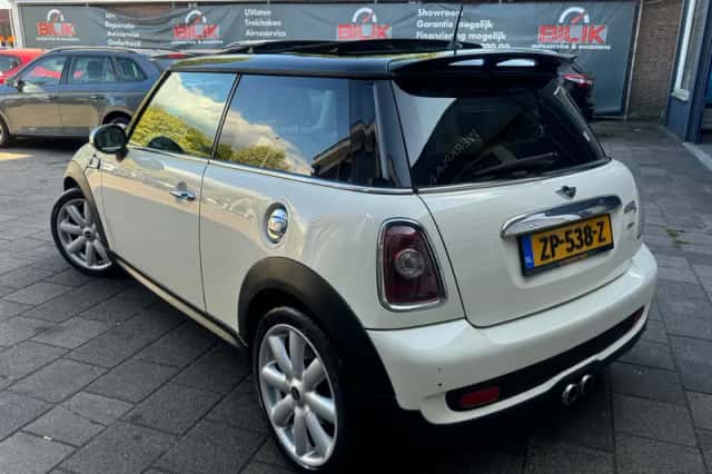 MINI Cooper S (2009) thumbnail 6