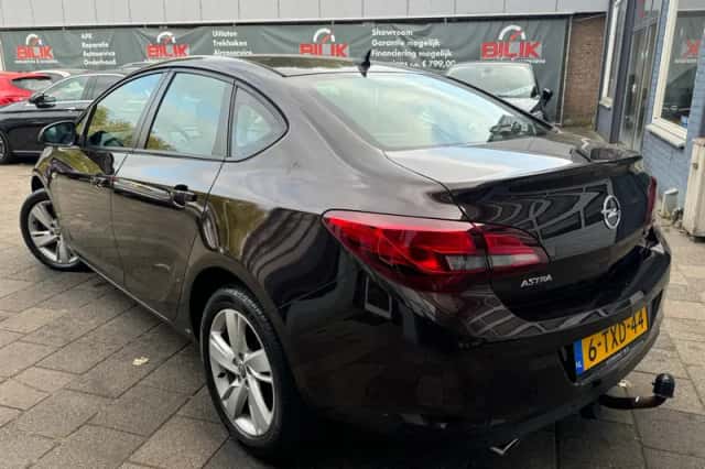 Opel Astra (2014) thumbnail 6