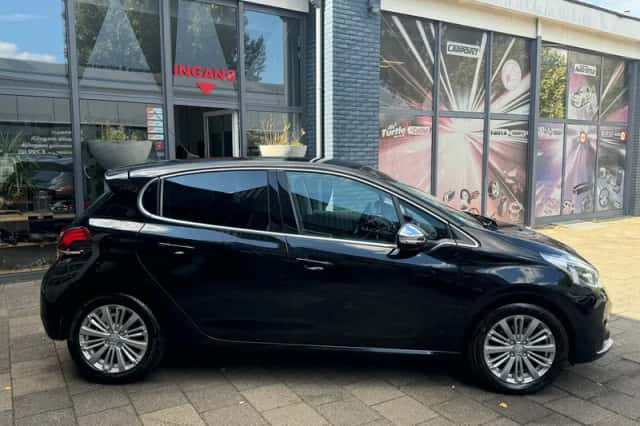 Peugeot 208 (2017) thumbnail 4