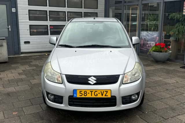 Suzuki SX4 (2006) thumbnail 2
