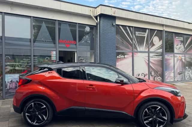 Toyota C-HR (2021) thumbnail 4