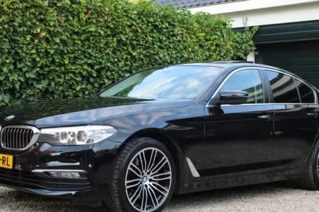 BMW 5-Serie (2017) thumbnail 1