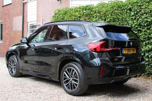 BMW X1 (2023) thumbnail 2