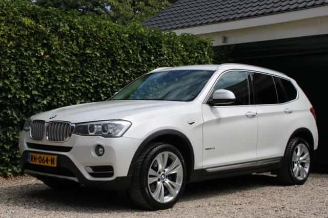 BMW X3 (2016) thumbnail 2