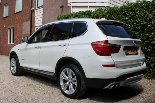 BMW X3 (2016) thumbnail 3