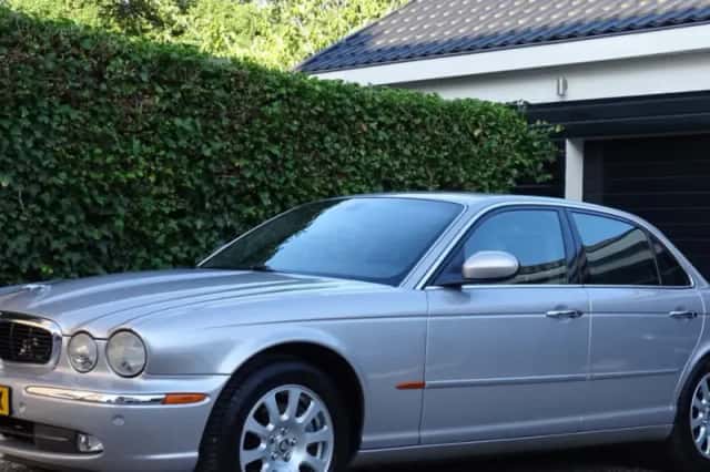 Jaguar XJ (2006) thumbnail 1