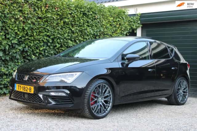 SEAT Leon (2017) thumbnail 2