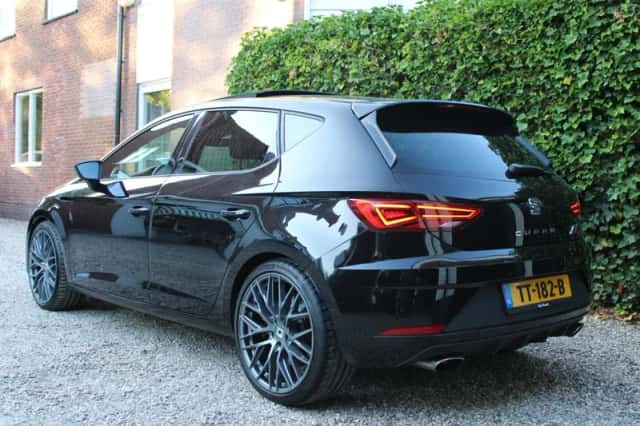 SEAT Leon (2017) thumbnail 3