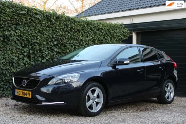 Volvo V40 (2015) thumbnail 2