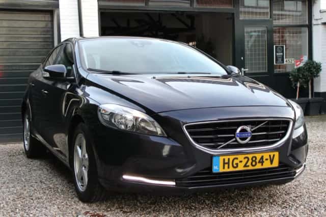 Volvo V40 (2015) thumbnail 4