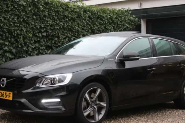 Volvo V60 (2015) thumbnail 1