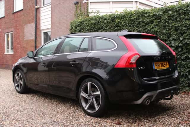 Volvo V60 (2015) thumbnail 3