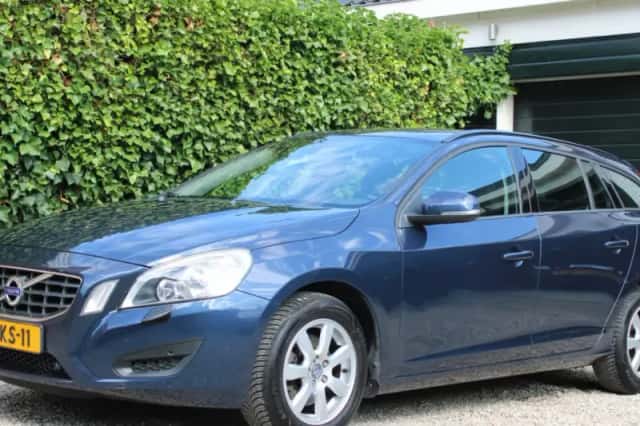 Volvo V60 (2013) thumbnail 1