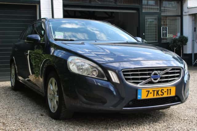 Volvo V60 (2013) thumbnail 4