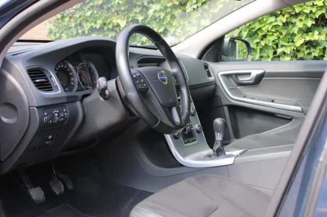Volvo V60 (2013) thumbnail 6