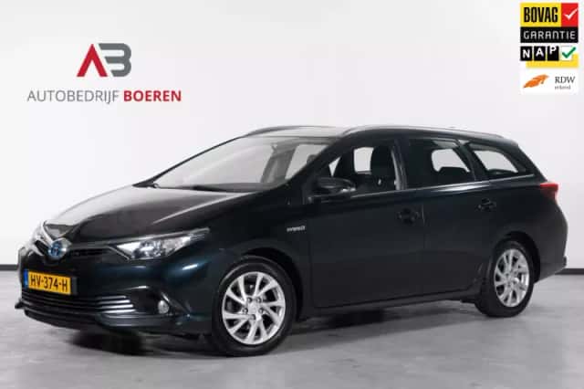Toyota Auris (2015) thumbnail 1