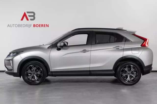 Mitsubishi Eclipse Cross (2019) thumbnail 2