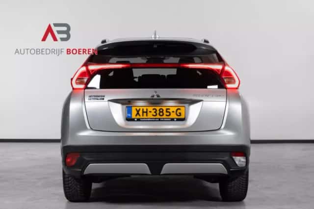 Mitsubishi Eclipse Cross (2019) thumbnail 3