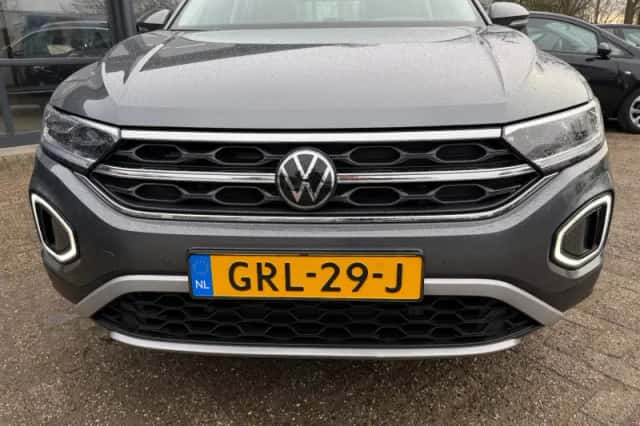 Volkswagen T-Roc (2022) thumbnail 4
